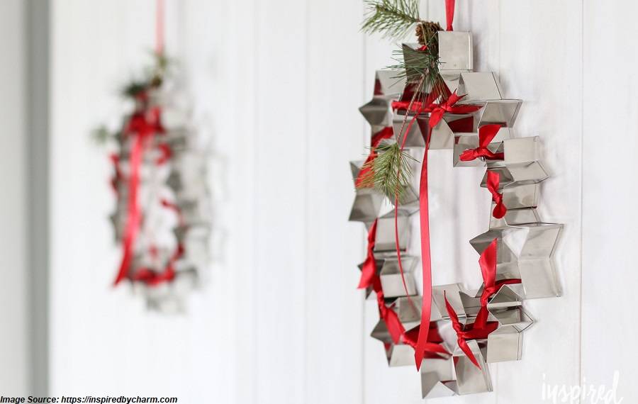 DIY Cookie Cutter Wreath