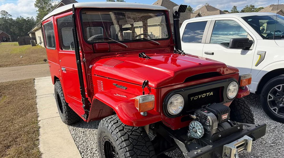 1976 Toyota FJ40 Conductor’s Special 2HB underbody train horn
