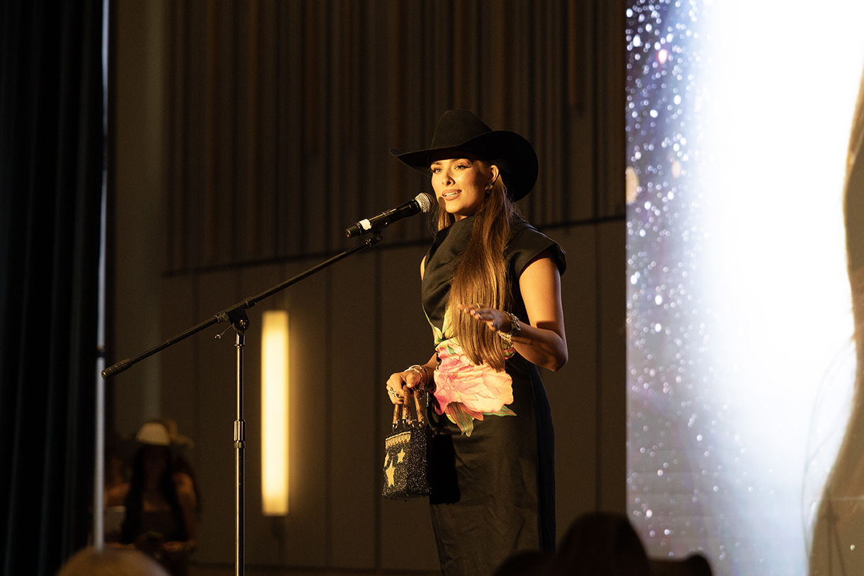 Savannah Welborn, 2026 Class of 30 Under 30 and Double D Ranch's own giving her speech at the gala.