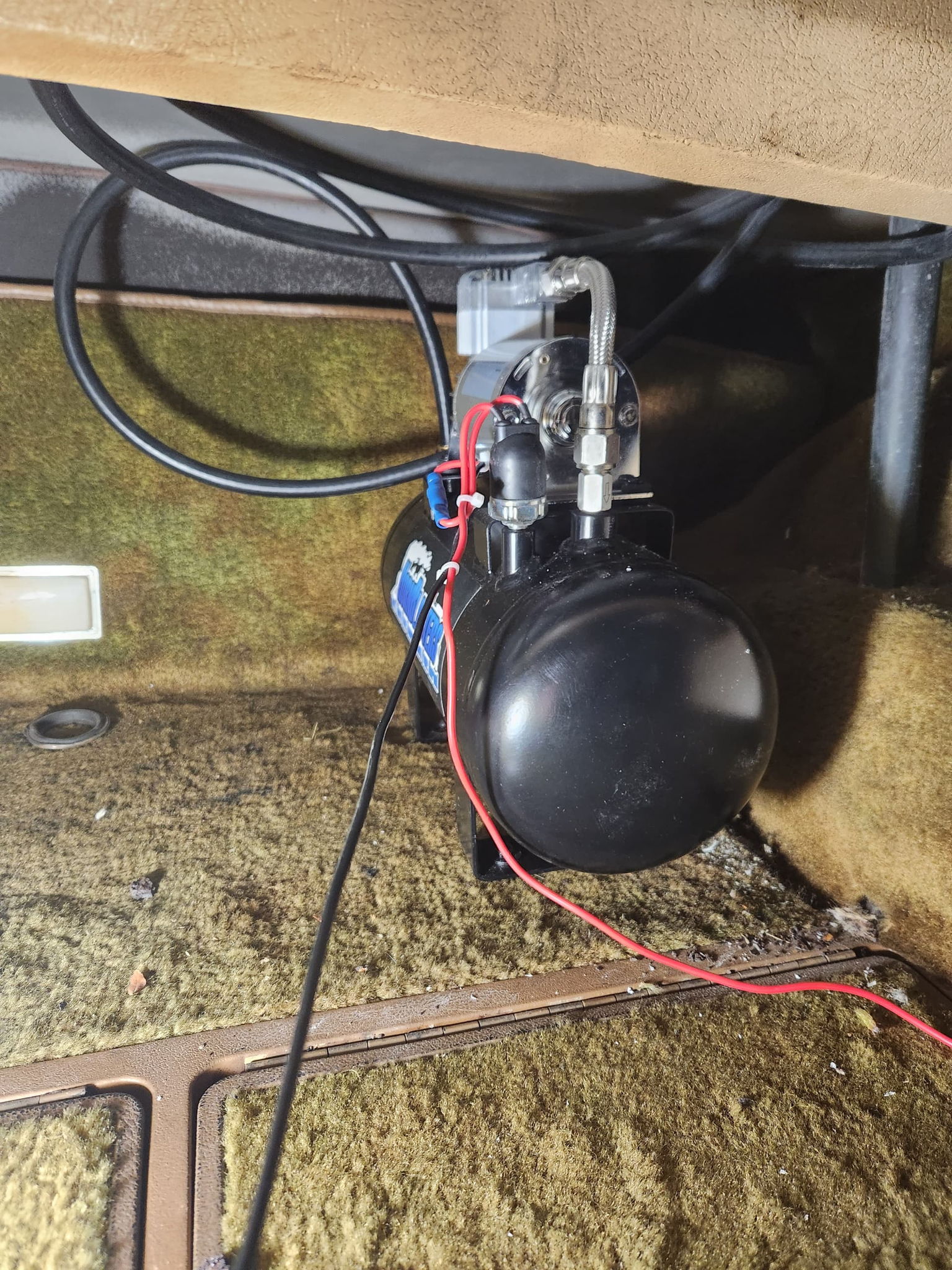 Scott's 1976 Chevy Corvette Train Horn Install