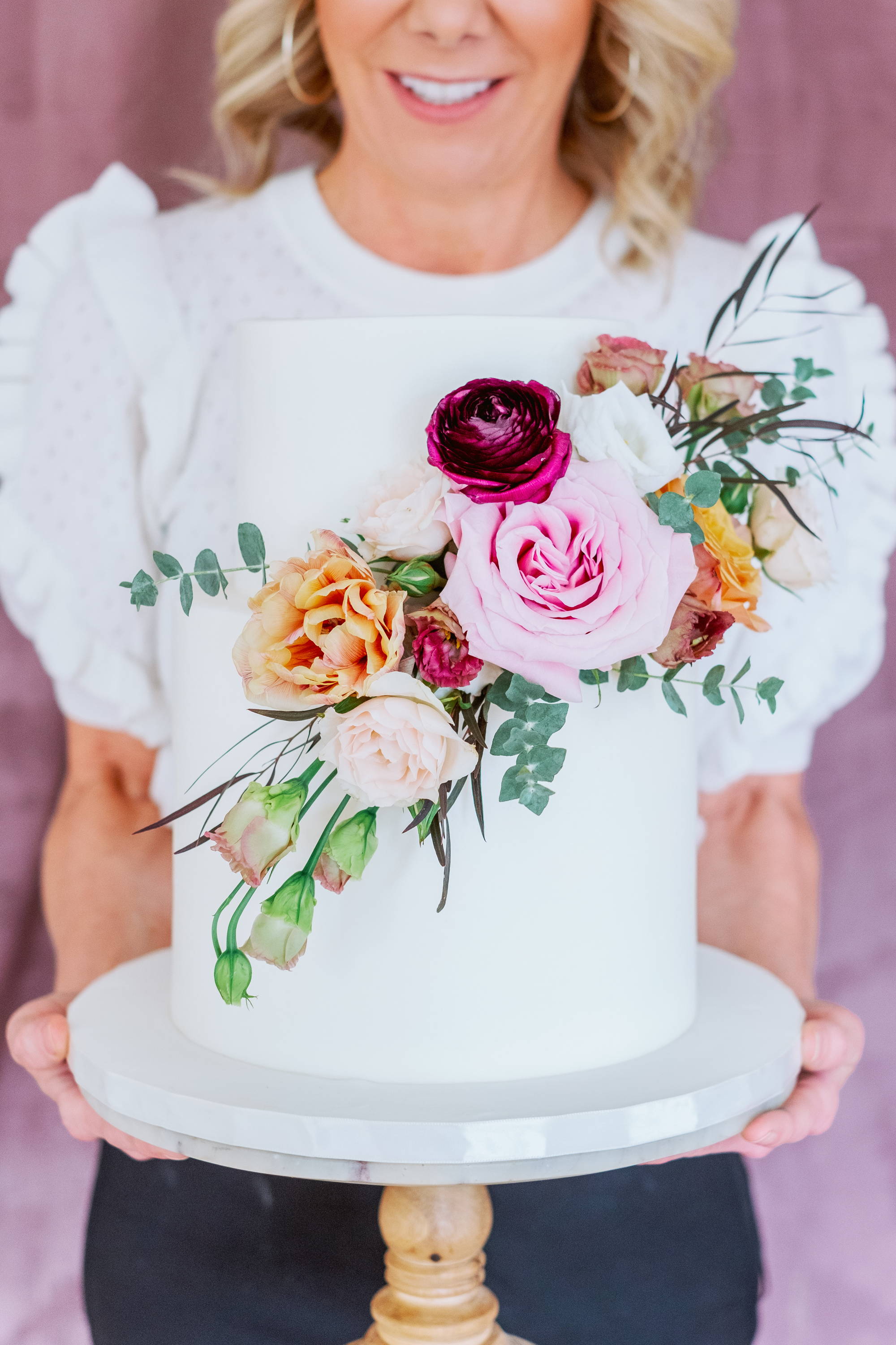 What to Know About Putting Flowers on Your Cakes