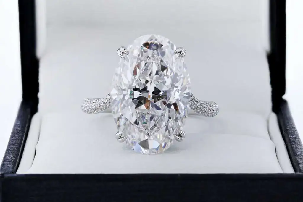 Aryna Sabalenka custom engagement ring