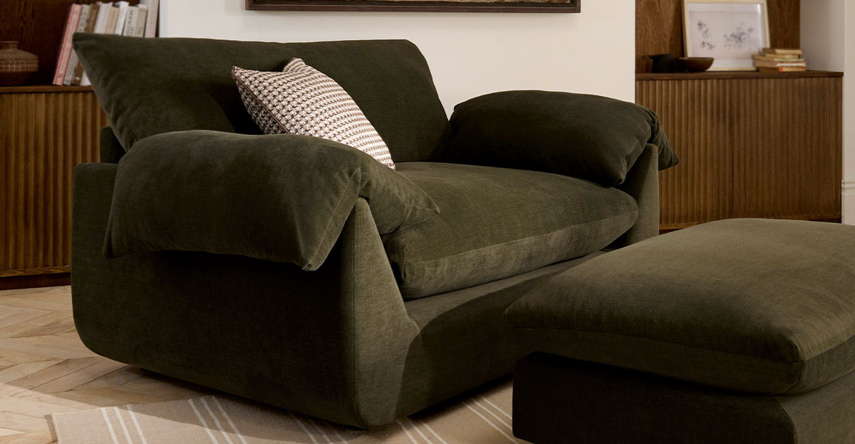 Comfy Bayswater accent chair in green fabric