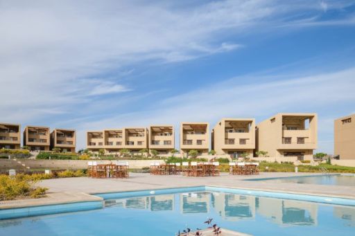Zen Wellness Resort_Exterior & Pool