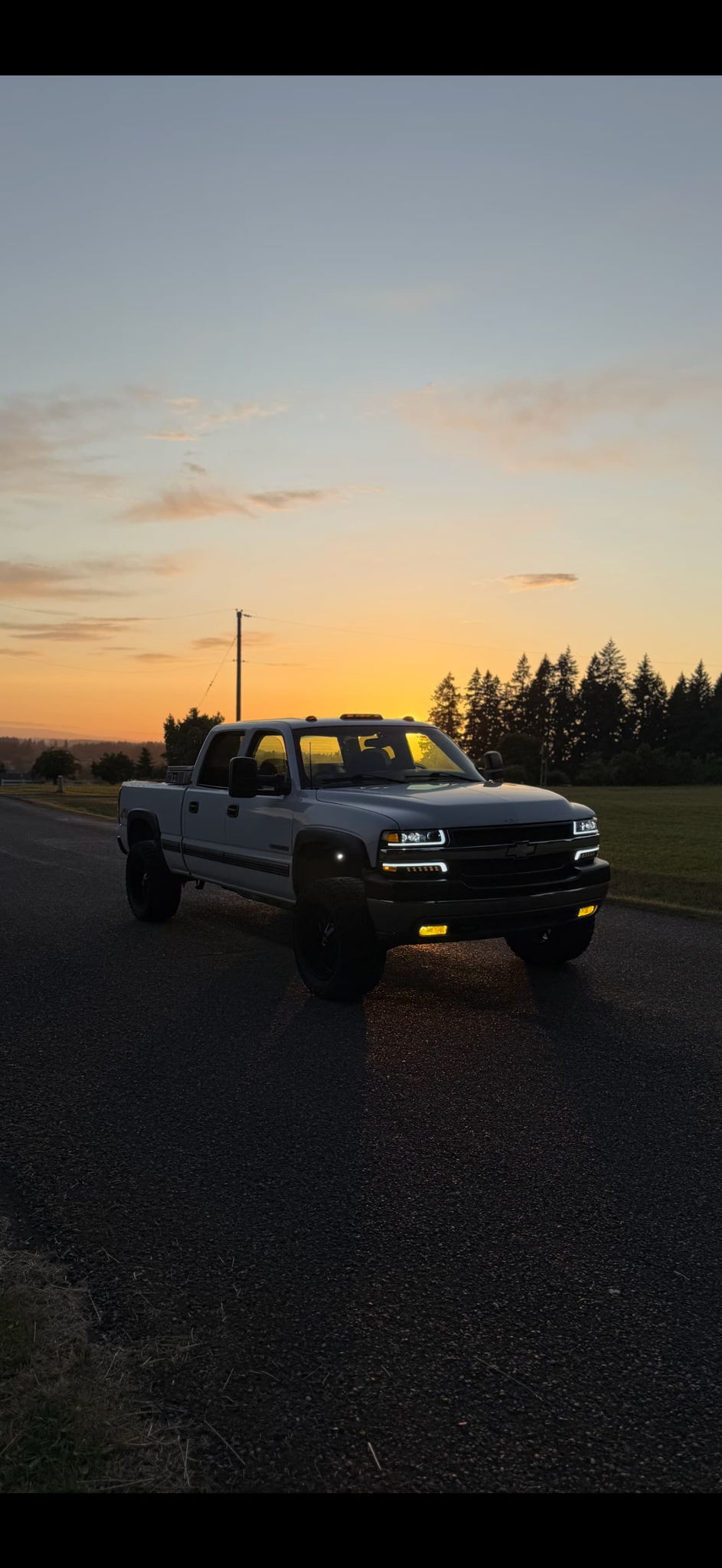 Owen’s 2001 Chevy Silverado 2500HD with Shocker XL Horns & PA System