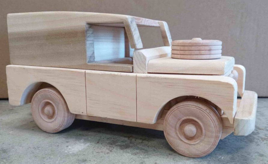 WOODEN land rover