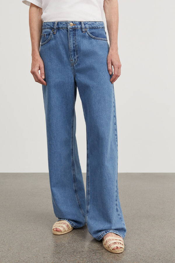 Skall Studio Willow Wide Jeans Washed Blue.