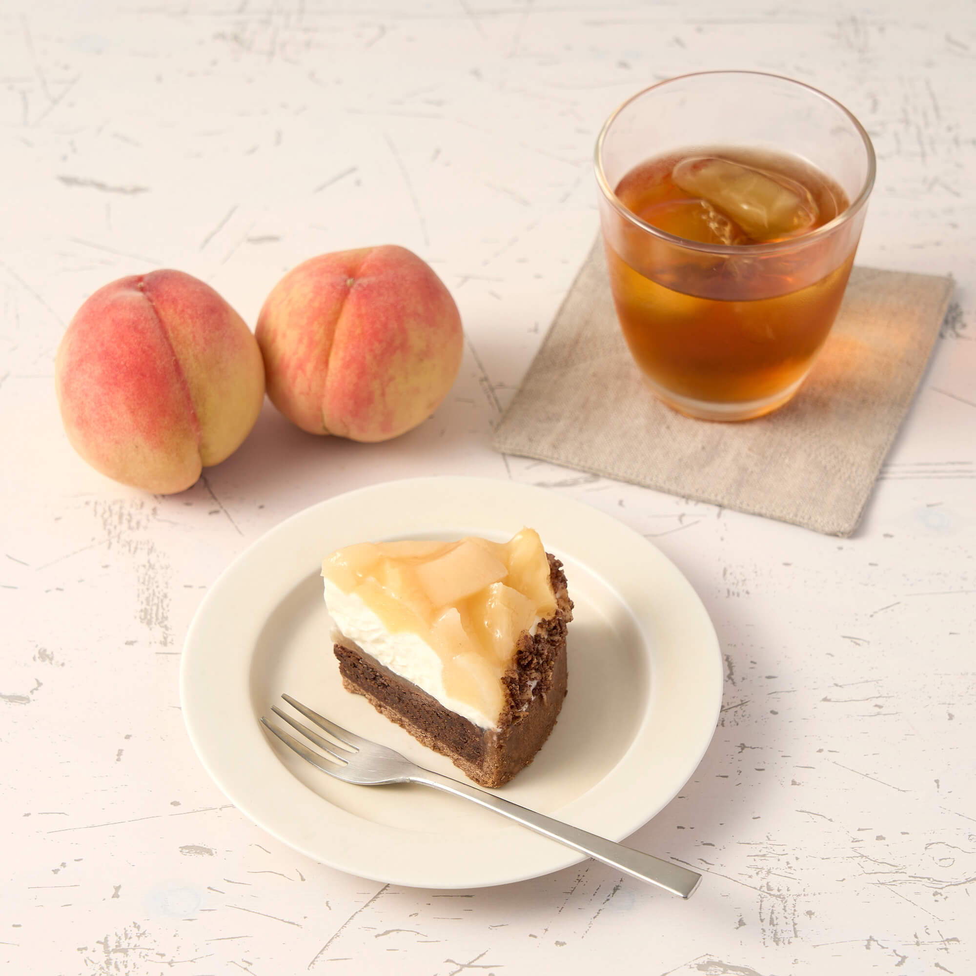 白桃チョコレートタルトとアイスティー