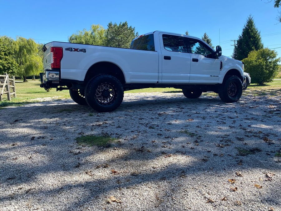 2017 Ford F350 XLT CS232 spare tire delete train horn