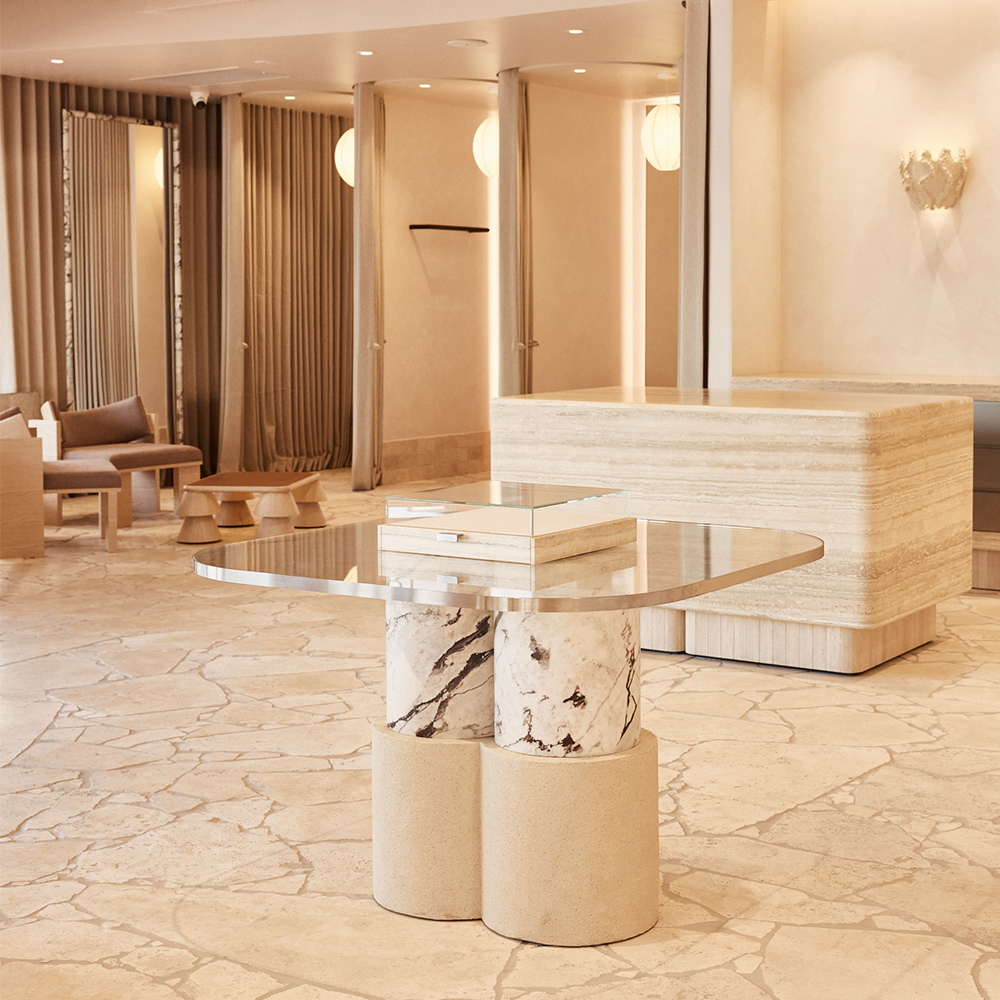KIVARI Byron Bay Store, fitting rooms and counters