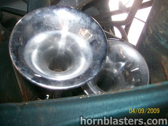 Trunk luggage area or rear storage train horn install Craig's 1979 Chevrolet Corvette Shocker XL gallery photo 9