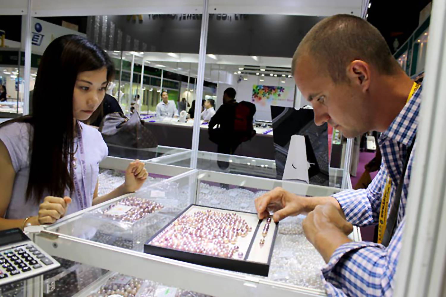 Kevin Canning buying pearls at overseas auctions