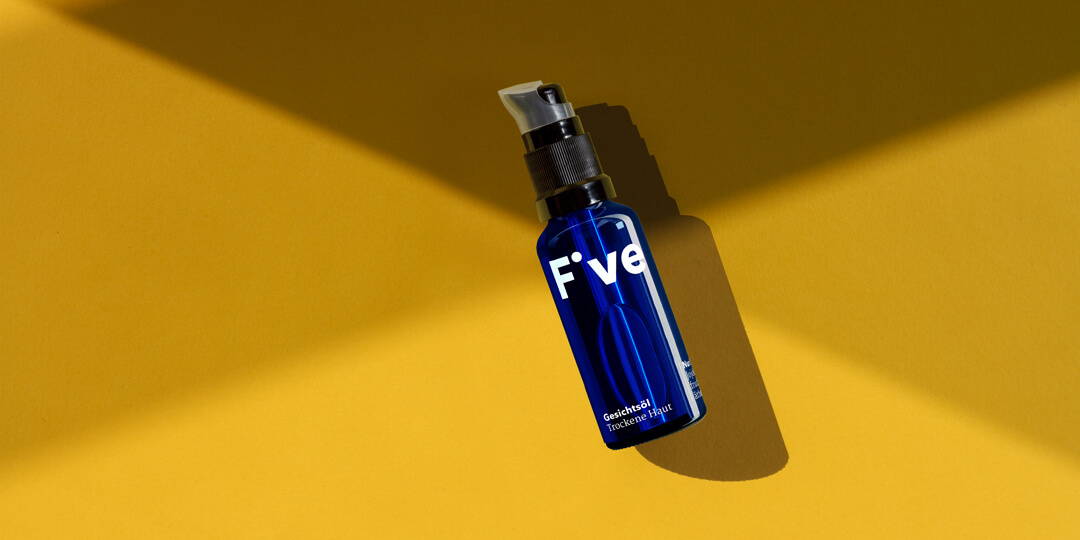L'huile visage FIVE pour peaux sèches idéale pour les soins quotidiens du visage | Cinq soins de la peau